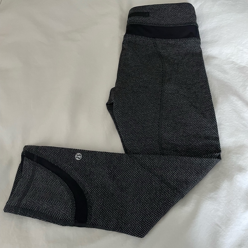 Lululemon Herringbone cropped leggings size 4